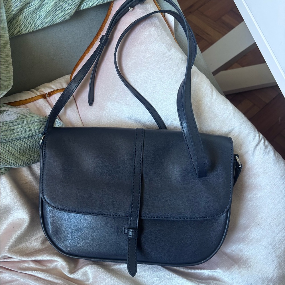 Banana Republic leather shoulder bag Navy